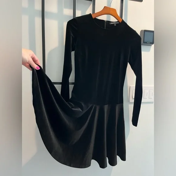 Black Velvet Long-Sleeve Midi Dress - Picture 10 of 14